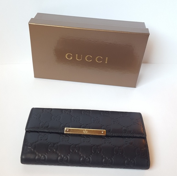 Gucci Handbags - Authentic leather gucci wallet